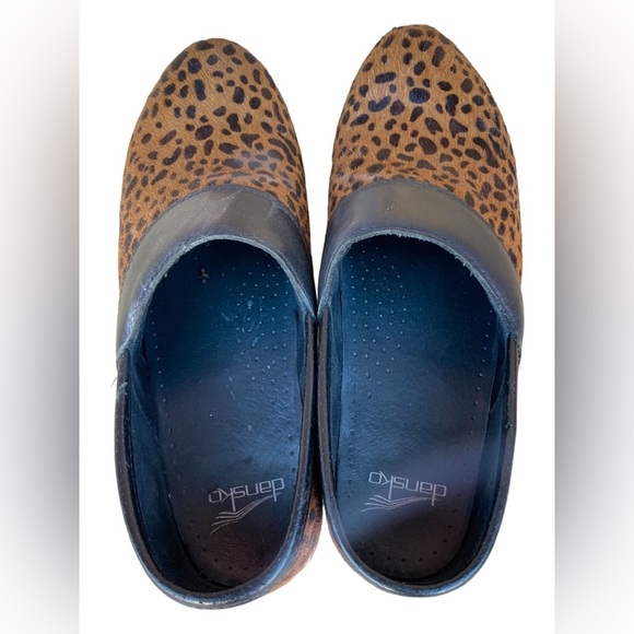 Dansko Leopard Print Fur Calf Hair Clogs 39 / 8.5 Slip-On Comfort Shoes - Picture 3 of 16